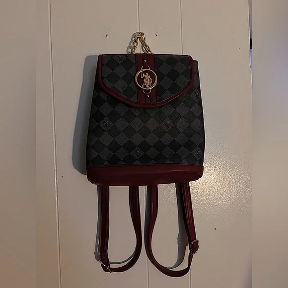 U.S. Polo Assn. Women’s Medallion Backpack Amazon.com | U.S. Polo Assn. Medallion Backpack Mushroom One  main image 4